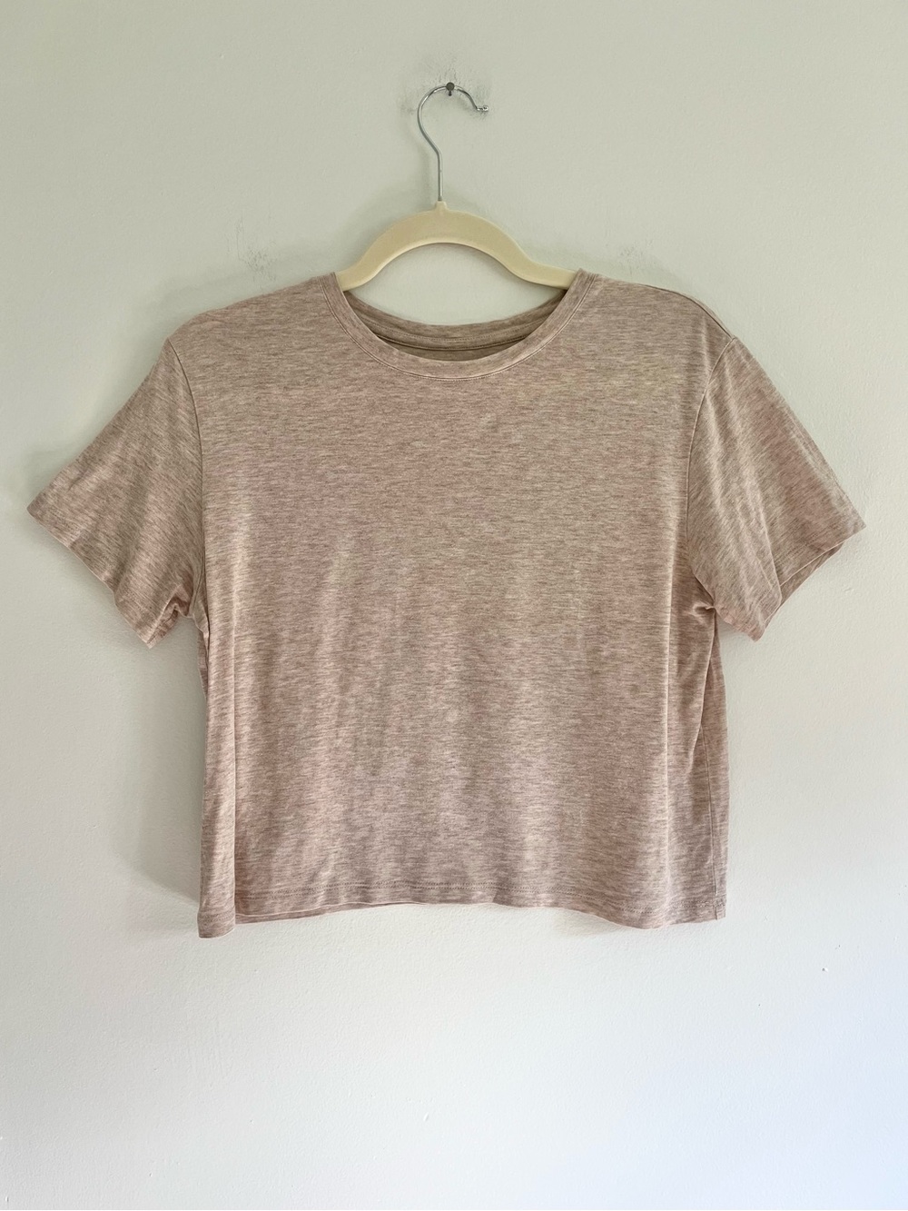 Girlfriend Collective Neutral Beige Crop Top T-Shirt Organic Cotton Comfy Casual